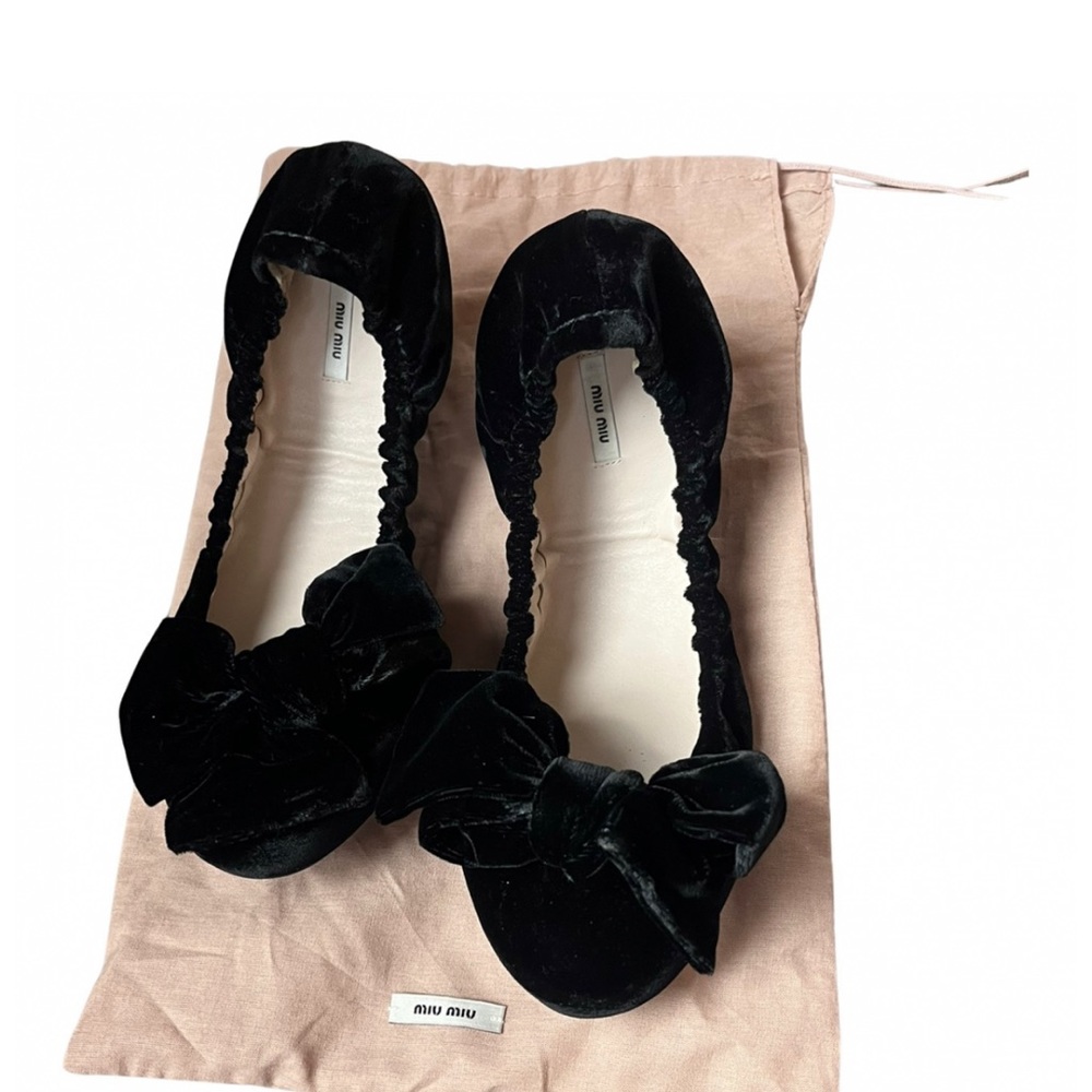 Cute Miu Miu velvet ballet flat with bows